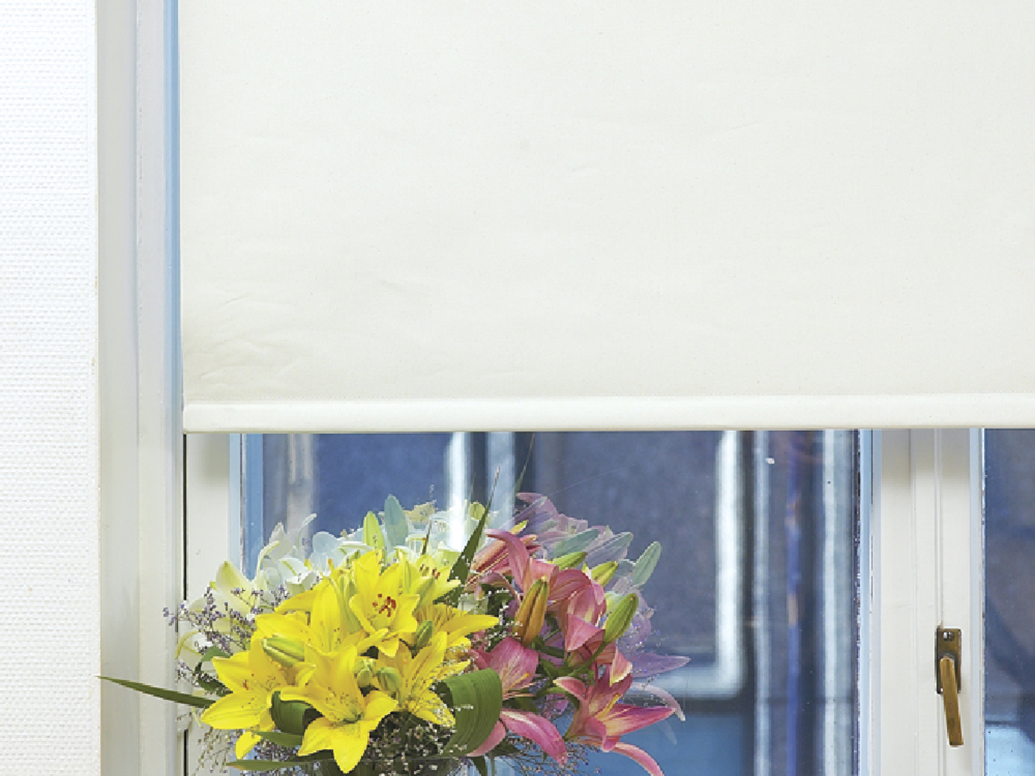 RULLAVERHO VALKOINEN PIMENTÄVÄ 70X180CM